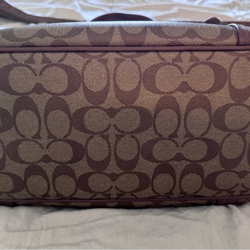 Coach Ashton Tote in Signature Canvas (style number CN328) - Picture 8 of 9